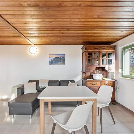 Kleines Kirschallee Hohnstein